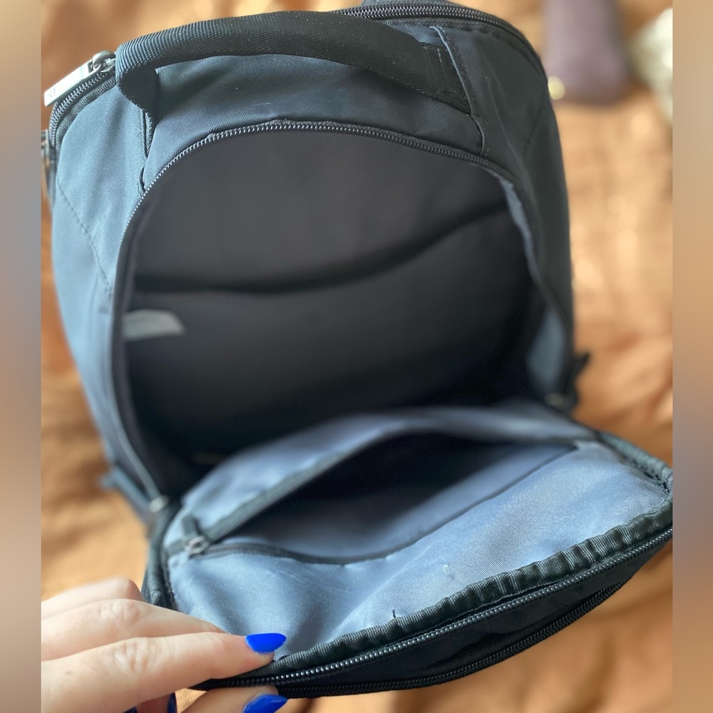 Backpack - Picture 5 of 5